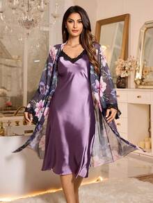 LuxeNights Conjunto de 2 piezas de lencería para mujer: camiseta de satén elegante y estampado floral, y bata de malla - Multicolor - Ver 4