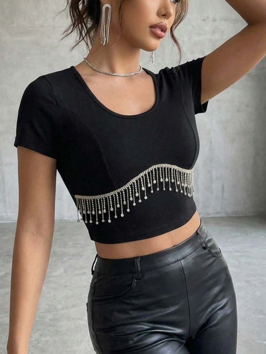 Blusa crop con aplicación de pedrería, manga corta cuello redondo - Negro - Ver 1
