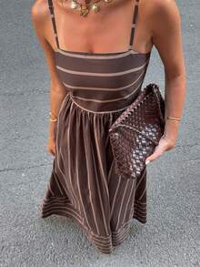 SHEIN Tall Đầm hai dây kẻ sọc dáng suông thoải mái cho nữ, đầm maxi chữ A cạp cao kẻ sọc phối màu, đầm slip màu nâu, đầm maxi kẻ sọc, đầm kẻ sọc màu nâu hồng, đầm maxi cổ vuông dáng suông kiểu Pháp cổ điển ôm dáng cho nữ, đầm nghỉ hè thanh lịch, đầm thanh lịch cho nữ, đầm đi nghỉ mát, trang phục nghỉ hè. - màu nâu - Xem 10