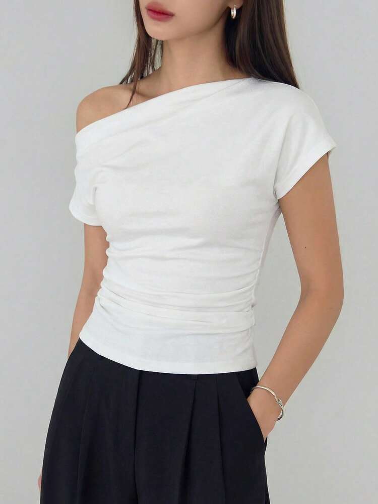 Casual Loose Shoulder-Revealing White T-Shirt For Women, Suitable For Spring/Summer And Valentine's Day