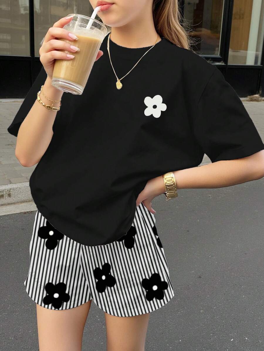 复古甜美黑白条纹迷你碎花图案少女休闲简约宽松圆领短袖T恤短裤两件套,适合春夏穿着 - 彩色 - 查看 1