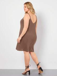 SHEIN BASICS Váy Cami trơn Plus, thích hợp cho bữa tối, hẹn hò. - Cà phê nâu - Xem 2