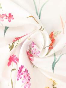 KARISMINA Lässiges, rückenfreies Sommerkleid mit Blumenmuster und Bindeband vorne – perfekt für Urlaub und Sommer. Auch als elegantes, romantisches Kleid für Hochzeitsgäste im Resort geeignet. Das gestufte Midikleid mit Blumenmuster und eckigem Ausschnitt ist ideal für Gartenpartys. Weißes Midikleid mit Blumenmuster und Bindeband am Rücken. Blumenmuster, Bindeband am Rücken, Sommer, Urlaub, Gartenparty - Weiss - Übersicht 10