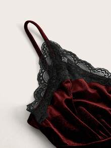 ROMWE Mặt dây chuyền hình thánh giá kiểu Gothic, áo liền thân và áo tank top bằng nhung, cỡ lớn. - Màu Đỏ Sâu - Xem 3