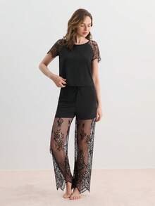 Hourtrue Conjunto de pijama de verano para mujer con top de manga corta con patchwork de encaje e inserción en los hombros y pantalones - Negro - Ver 11