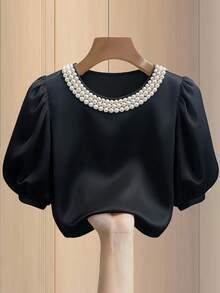 SHEIN Franclia 大码女士优雅缎面纯色串珠领短袖衬衫，春夏款 - 黑色 - 查看 1