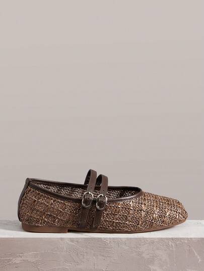 Styleloop Giày nữ kiểu dáng nghỉ lễ, chất liệu vải rơm, quai đôi, đế bằng, phong cách nghỉ lễ, phong cách BOHO, phong cách retro Mỹ, phong cách Bohemian, phong cách miền Tây, phong cách lễ hội âm nhạc, phong cách dự tiệc.