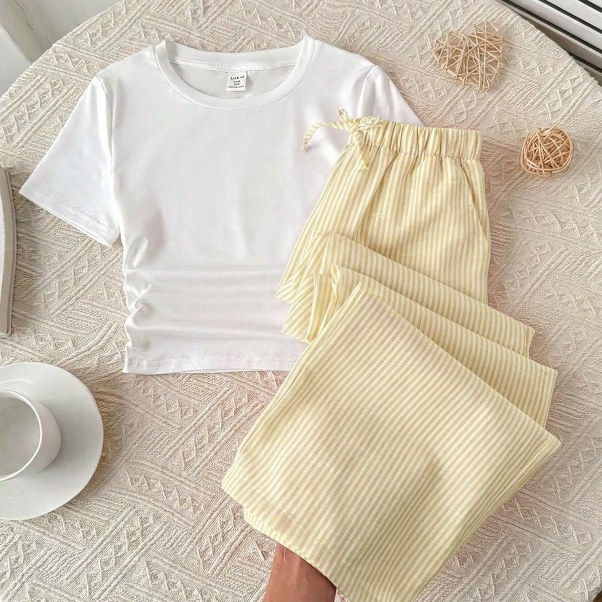 Set de 2 piezas con blusa de cuello redondo informal y pantalones a rayas para niñas preadolescentes