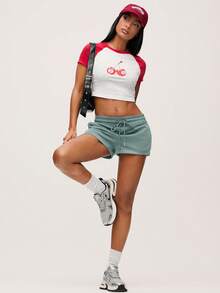 SHEIN BASICS 女款舒適低腰開衩運動短褲 休閒運動風寬鬆款 春夏健身運動穿搭 鐵鏽色/灰塵色/鼠尾草綠 - 綠色 - 查看 5