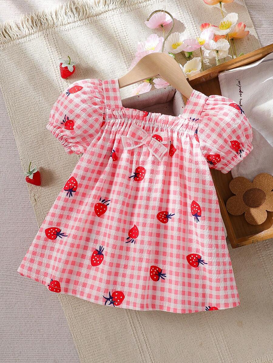 Đầm chữ A rộng rãi mùa hè cho bé gái, họa tiết dâu tây tươi tắn, tay áo cánh hoa, thích hợp cho các hoạt động thường ngày, du lịch, họp mặt gia đình và dã ngoại mùa hè. - Hồng - Xem 1