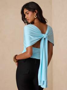 SHEIN Glamour 时尚简约浅蓝色朦胧色调，自带酷炫滤镜，深V领褶皱设计，露背蝴蝶结系带女式T恤，适合性感女士、日常约会、海滩度假、朋友聚会、派对、音乐节等场合。 - 藍色 - 查看 2