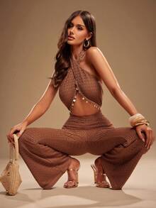 Radiana 女士性感交叉露背吊带连体裤，喇叭裤腿，饰有贝壳流苏，适合度假、海滩、音乐节、夜店、派对等场合。 - 卡其色 - 查看 2