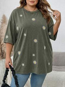 SHEIN CURVE+ Women's Plus Size Round Neck Short Sleeve Loose T-Shirt With Washed Snow Flake And Embroidery - Green - View 5