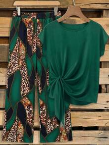 Màu xanh lá cây đậm