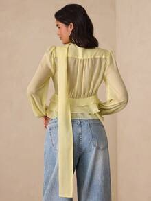 Glamine Blusa elegante de gasa y satén con volantes desmontables en la cintura, adecuada para ir al trabajo, citas y uso diario - Crema - Ver 7