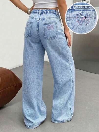Jeans de mezclilla para niñas preadolescentes, nueva llegada de primavera/verano, versátil, color de mezclilla lavado en azul claro, casual y cómodo, bordado floral rosa, ajuste holgado de pierna ancha, tela de mezclilla de algodón suave, adecuado para uso diario, escuela, transporte, reuniones