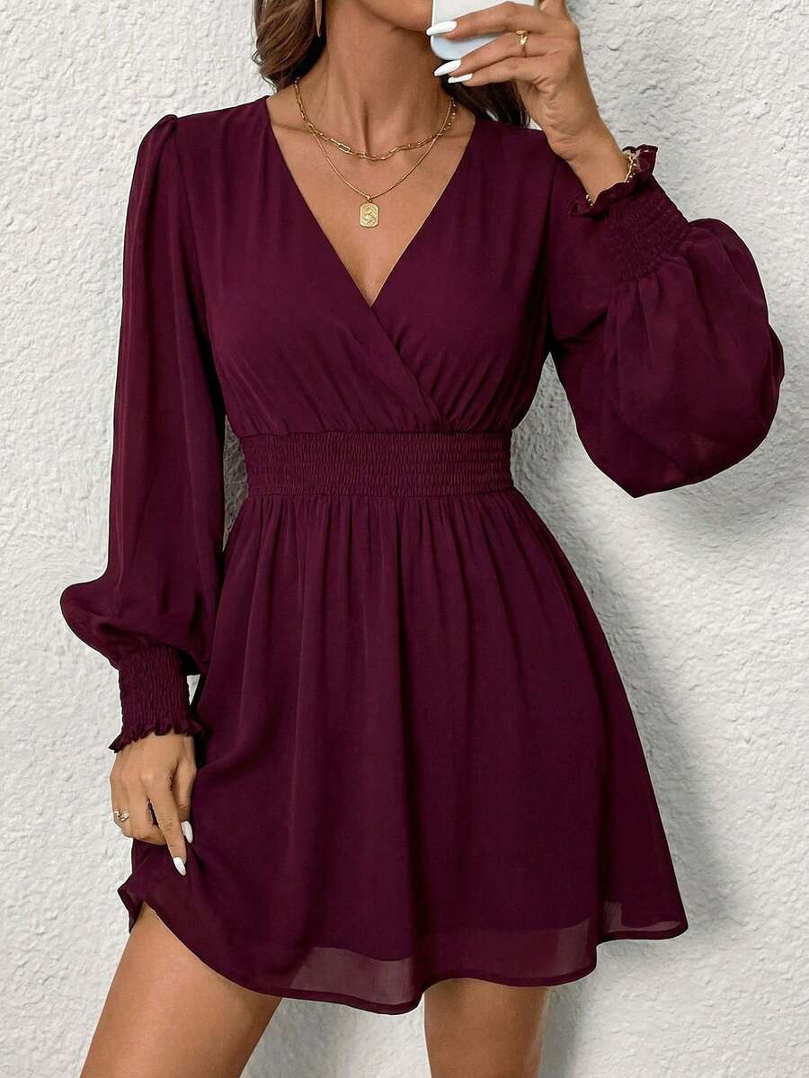 SHEIN Clasi Đầm chữ A màu tím cà tím, cổ chữ V, eo xếp ly, thanh lịch và xinh đẹp. - Màu tím - Xem 1