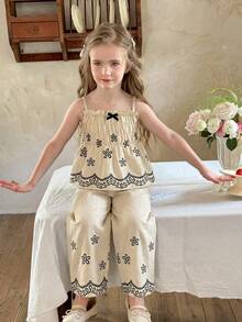 LMoss Kids Bộ 2 món gồm áo hai dây và quần dài họa tiết hoa nhí cho bé gái. - trắng - Xem 7