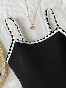 SHEIN 少女黑白连体泳衣，甜美时尚设计，白色贝壳刺绣饰边，针织面料，休闲时尚，适合游泳、夏季度假、海滩、泳池、派对等场合。 - 黑與白 - 查看 3
