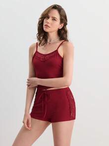 Hourtrue 2件/套女款純色性感蕾絲拼接吊帶上衣與短褲睡衣套裝，適合情人節、婚禮、派對與居家穿著的夏季睡衣套裝，聖誕節夏季款 - 紅色 - 查看 5