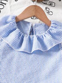 SHEIN 两件套女童甜美可爱公主风草莓印花无袖上衣和配套长裤套装，粉色条纹+3D草莓刺绣+荷叶边领，适合派对、亲子活动、日常穿着、返校季等场合。 - 藍色 - 查看 7