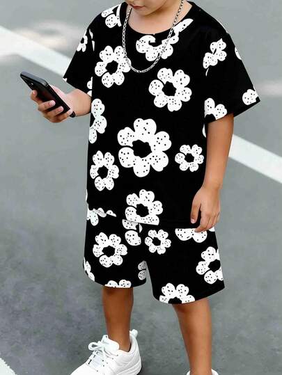 Bộ 2 món áo thun ngắn tay và quần short in họa tiết hoa sáng tạo cho bé trai, thoải mái mặc hàng ngày vào mùa xuân, hè và thu.