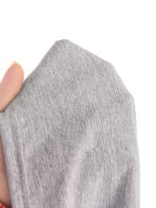 SHEIN Elladie kids Bộ 2 món cho bé gái, áo thun ngắn tay màu xám họa tiết hoa cài ngọc trai và quần ống loe màu xám, trang phục mùa hè dễ thương. - Xám - Xem 6