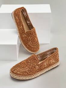 Solezae Giày đế xuồng nữ thanh lịch họa tiết hoa móc tròn mũi vuông - Lạc đà - Xem 1