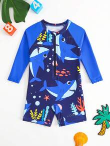 SHEIN 婴儿连体泳衣，拉链，海洋生物鲨鱼印花。夏季海滩度假的必备单品。长袖设计，蓝色对比色，可爱的鲨鱼和海洋生物卡通图案。充满活力和生机。适合可爱的男婴在海滩玩耍时穿着 - 彩色 - 查看 4