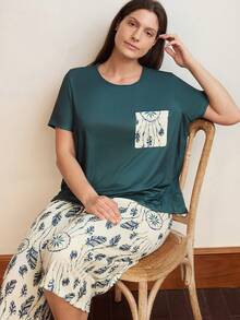 Doze Lane Feather Wind Chime Print Plus Size Short Sleeve 3/4 Pants Pajama Set, Suitable For Outerwear - Multicolor - View 4