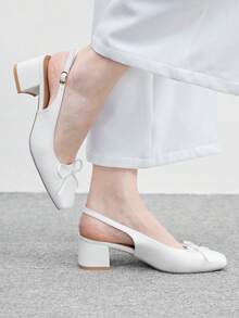 CUCCOO BIZCHIC 女士经典低跟粗跟咖啡色平底鞋，优雅百搭，适合日常穿着、通勤和办公场合。 - 白色 - 查看 5
