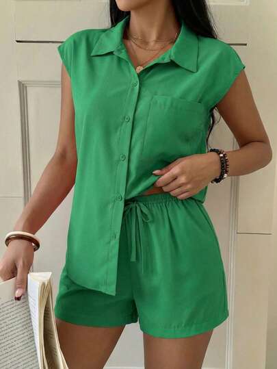 Conjunto de Dos Piezas con Blusa Sin Mangas y Pantalones Cortos - Cuello Solapa, Botones Frontales y Bolsillo, Cintura Ajustable con Cordón, Tejido Ligero y Transpirable para Verano, Ideal para Vacaciones y Ocio Diario