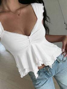 SHEIN EZwear 女士95%棉白色针织荷叶边下摆甜心领短袖优雅T恤，锐舞上衣 - 白色 - 查看 6