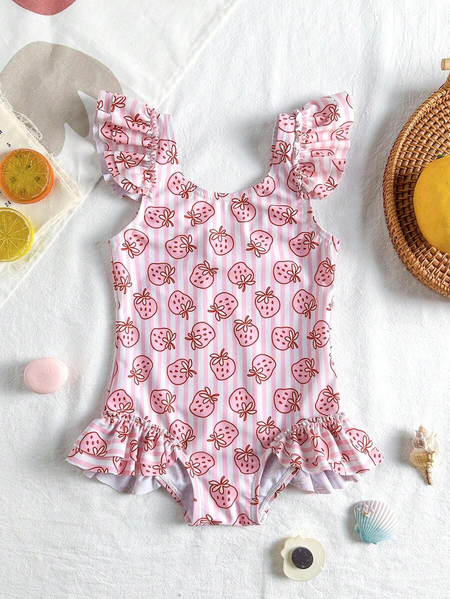 SHEIN Traje de baño de una pieza para niñas, con estampado de rayas verticales rosas y fresas, dobladillo con volantes, tela elástica y de secado rápido, adecuado para la playa, la piscina, el surf y las vacaciones de verano - Rosa - Ver 1