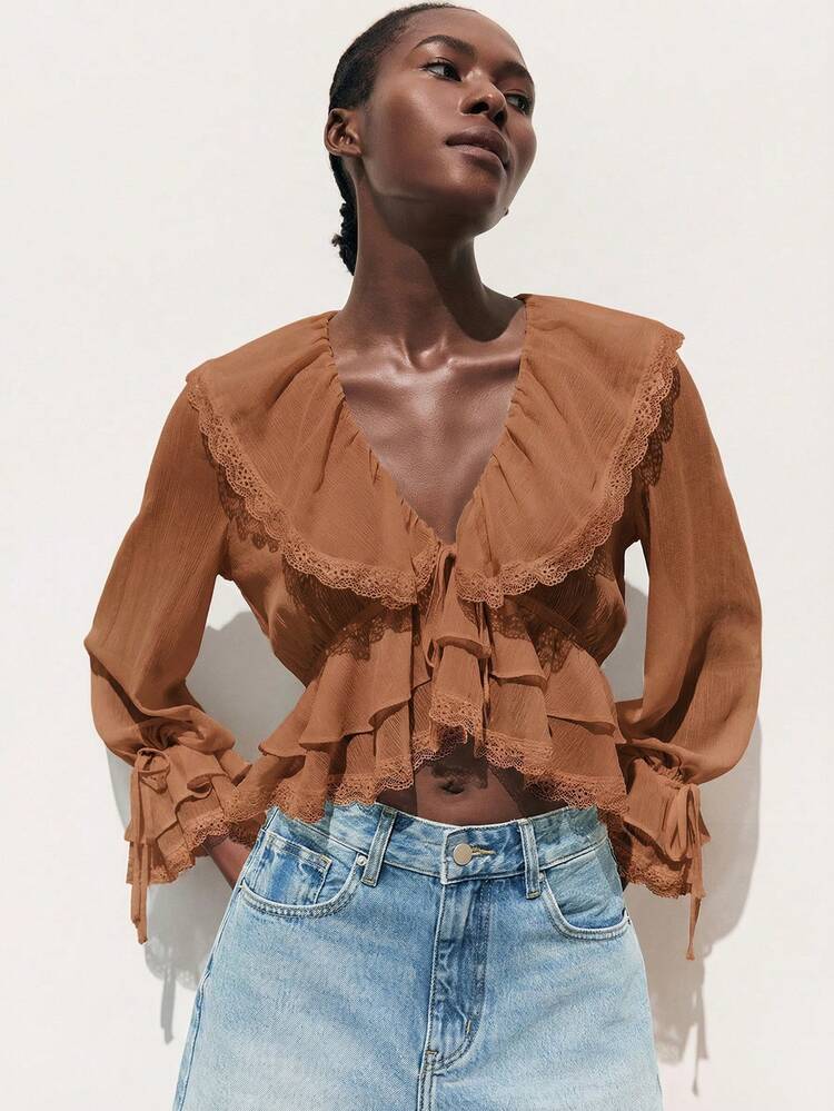SHEIN Maija Rivet & Eyelet Decor Fitted Cropped T-Shirt, Minimalist Stylish Basic Women Tee For Spring & Summer