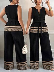 GlowEve CURVE 大码女装畅销几何回文图案印花无袖套头衫，搭配同款图案褶裥宽松阔腿裤，弹性腰带，高透气性，饰有装饰纽扣，配有腰带，Regalyn 简约时尚通勤工作日常百搭款 - 彩色 - 查看 1