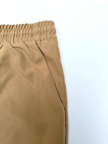 Manfinity RSRT Bộ áo sơ mi và quần short nam in họa tiết hoa, thích hợp cho kỳ nghỉ, kiểu dáng thường ngày. - Màu Khaki - Xem 8