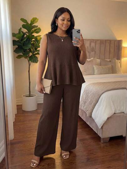 SHEIN Lady CURVE Conjunto de 2 piezas de mujer talla grande de verano, camiseta sin mangas de cuello redondo con volantes en el bajo y pantalón ancho y suelto de unicolor