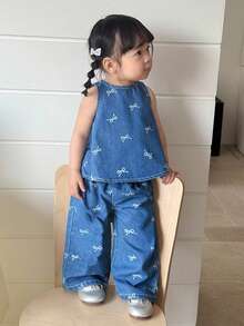 SHEIN 女宝宝蝴蝶结印花圆领上衣搭配牛仔裤，休闲日常穿搭 - 淺色水洗藍 - 查看 4