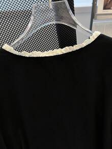SHEIN CURVE+ Áo kiểu ren phối màu tương phản thanh lịch dành cho nữ cỡ lớn, thích hợp cho mùa hè. - màu đen - Xem 3