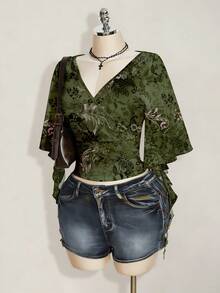 SHEIN ICON Áo thun nữ cỡ lớn họa tiết cổ điển màu đen, áo kiểu màu xanh lá cây, phong cách đường phố thời trang, lễ hội âm nhạc - Nhiều màu - Xem 4