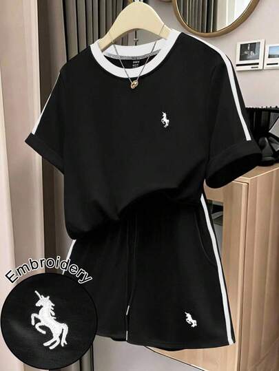 Everyssa 女士时尚休闲运动风刺绣撞色侧条纹圆领宽松T恤和高腰抽绳斜口袋宽松休闲运动短裤2件套