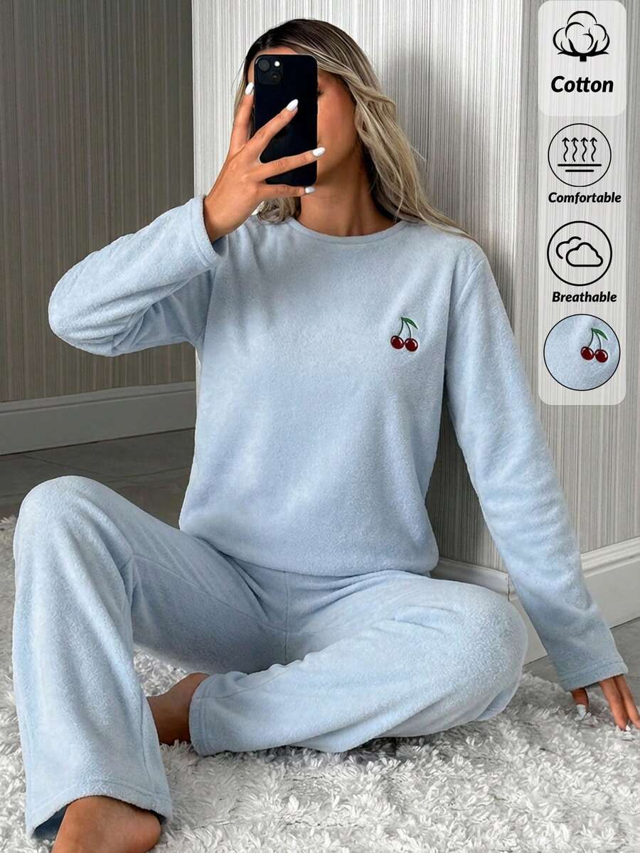 WovenCharm 冬季舒适羊毛刺绣家居服套装 - 藍色 - 查看 1