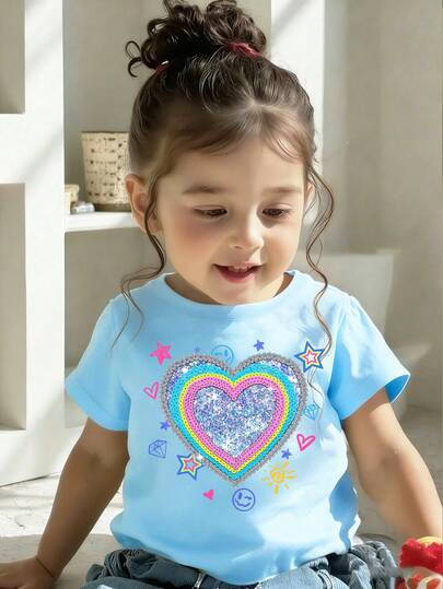Áo thun ngắn tay màu xanh dương cơ bản dành cho bé gái, phong cách thường ngày, sáng tạo, cá tính, tươi mới, tối giản, dễ thương, đáng yêu, in hình trái tim, ngôi sao, mặt trời, kim cương, lấp lánh, nhiều màu sắc, thoải mái để mặc hàng ngày, phù hợp cho mùa xuân, hè và thu.