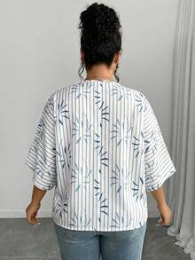 SHEIN Clasi 大码休闲度假日常V领插肩袖宽松条纹衬衫，夏季 - 藍色 - 查看 2