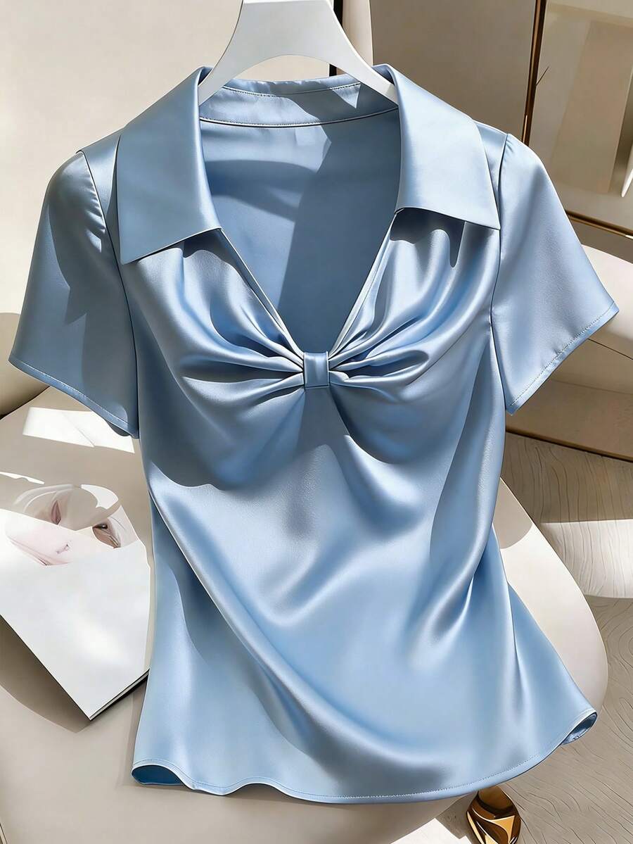 GlowEve Blusa de satén tejido con cuello en V y mangas cortas para mujer, elegante para la oficina, nueva camisa de moda para primavera/verano - Azul - Ver 1