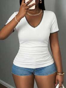 Slaydiva Casual Minimalist Seashell Craft Contrast Color V-Neck Plus Size White T-Shirt - White - View 6