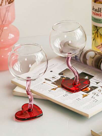 1pc Romantic Style Red Heart Shaped Glass High Footed Sundae Cup, INS Style Cold Brew Coffee Cup, Creative Home Drinking Cup, Ice Cream Dessert Cup, Home Decoration & Holiday Gift For Birthday, BBQ Party, Boyfriend & Girlfriend