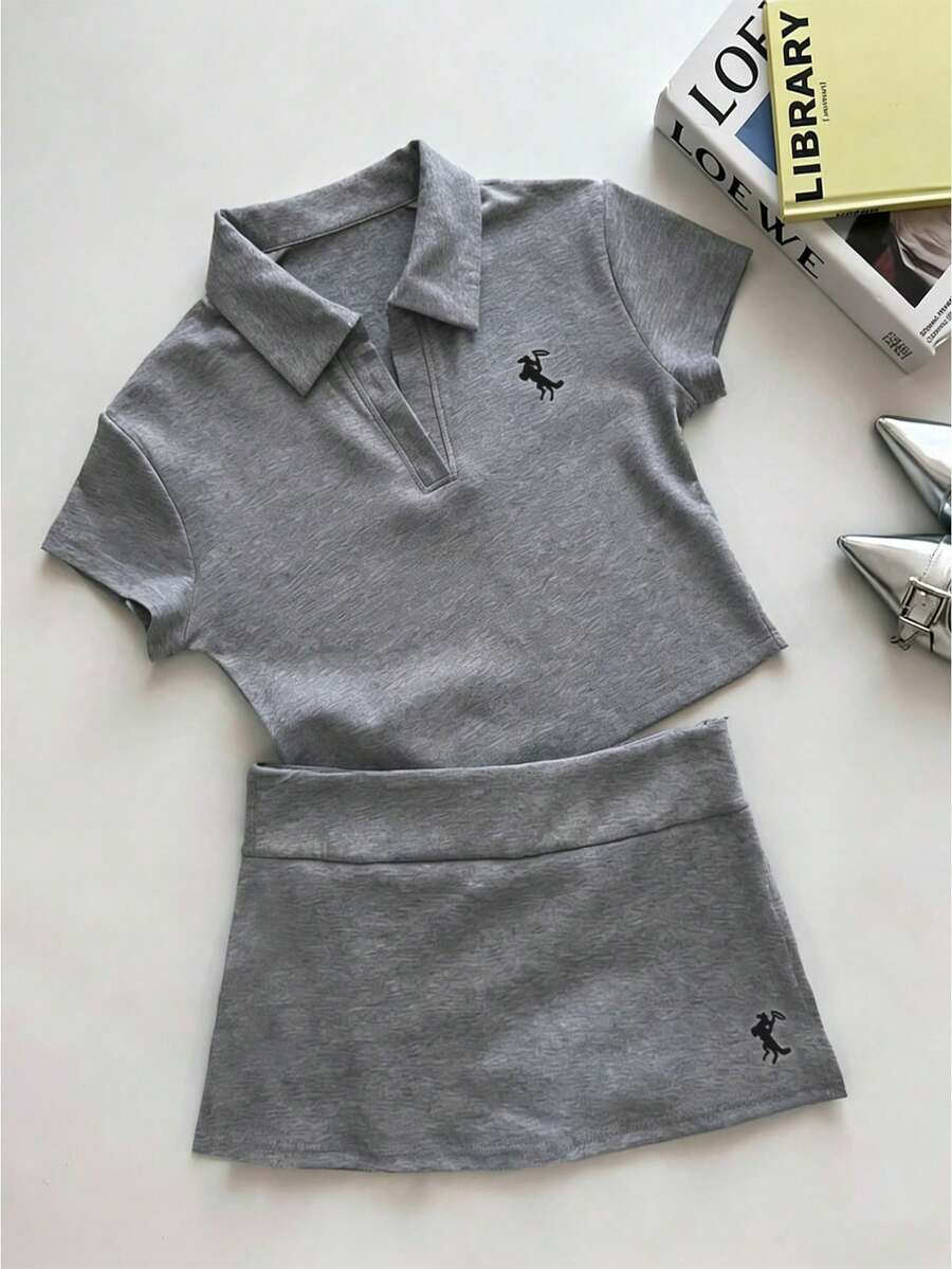 Resyla Bộ đồ 2 món dành cho nữ: áo tay ngắn in họa tiết tối giản và chân váy. - Xám - Xem 1