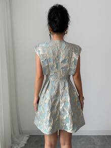 SHEIN Elenzya 优雅浪漫度假通勤派对提花浅绿色浅金色珍珠纽扣无袖女士迷你连衣裙 - 綠色 - 查看 2